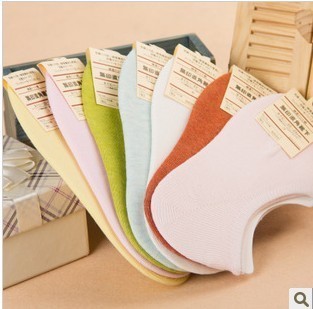 时尚与舒适的融合 竹纤维女士隐形船袜的选购与搭配指南